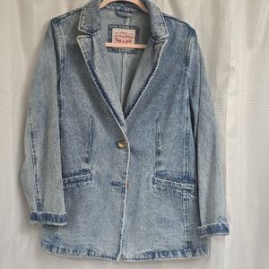 Levi's Women's Light Blue Denim Blazer Jacket